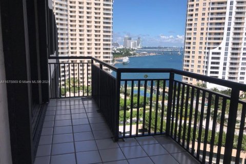 Condo in Miami, Florida, 1 bedroom  № 1400073 - photo 19