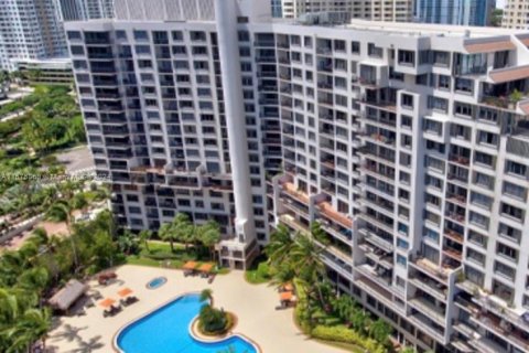 Condo in Miami, Florida, 1 bedroom  № 1400073 - photo 3