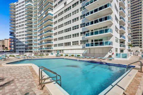 Condo in Fort Lauderdale, Florida, 2 bedrooms  № 1065900 - photo 23