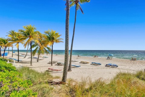 Condo in Fort Lauderdale, Florida, 2 bedrooms  № 1065900 - photo 22