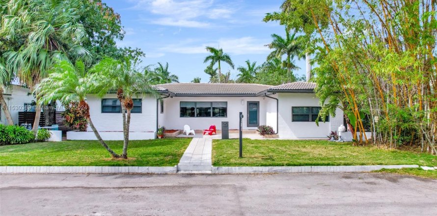 Villa ou maison à Miami Shores, Floride 3 chambres, 182.55 m2 № 1031039