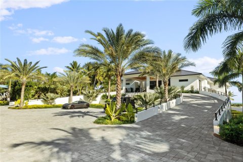 House in Islamorada, Village of Islands, Florida 6 bedrooms, 613.34 sq.m. № 1030961 - photo 8