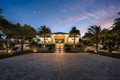 Casa en venta en Islamorada, Village of Islands, Florida, 6 dormitorios, 613.34 m2 № 1030961 - foto 14