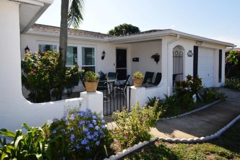 Villa ou maison à vendre à Holiday, Floride: 2 chambres, 129.41 m2 № 1378085 - photo 4