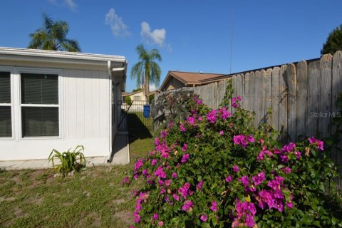 Villa ou maison à vendre à Holiday, Floride: 2 chambres, 129.41 m2 № 1378085 - photo 9