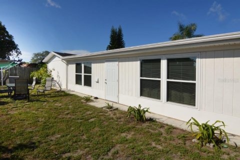 House in Holiday, Florida 2 bedrooms, 129.41 sq.m. № 1378085 - photo 10