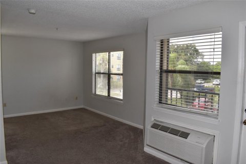 Condo in Saint Petersburg, Florida, 1 bedroom  № 1378116 - photo 7