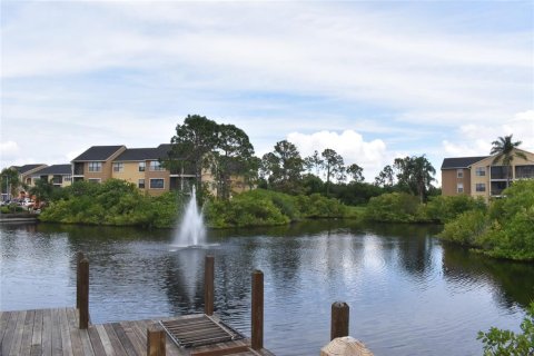 Condo in Saint Petersburg, Florida, 1 bedroom  № 1378116 - photo 18