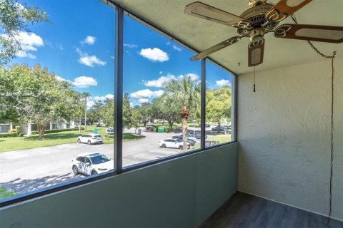 Condo in Tarpon Springs, Florida, 2 bedrooms  № 1378115 - photo 22