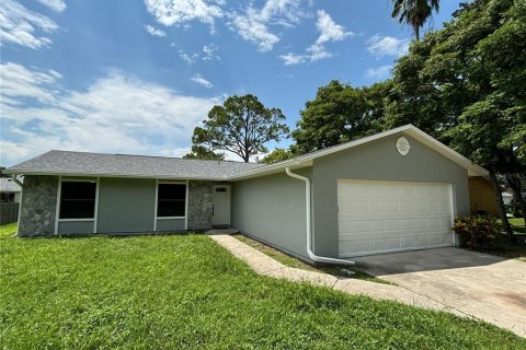 House in Palm Bay, Florida 3 bedrooms, 118.64 sq.m. № 1323922 - photo 1