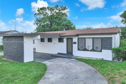 Villa ou maison à vendre à Lauderhill, Floride: 3 chambres, 145.48 m2 № 1065062 - photo 2