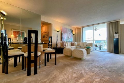 Copropriété à vendre à Hallandale Beach, Floride: 2 chambres, 133.78 m2 № 1065021 - photo 8