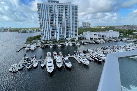 Condominio en venta en North Miami Beach, Florida, 2 dormitorios, 161.28 m2 № 1241438 - foto 12