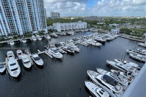 Condominio en venta en North Miami Beach, Florida, 2 dormitorios, 161.28 m2 № 1241438 - foto 10