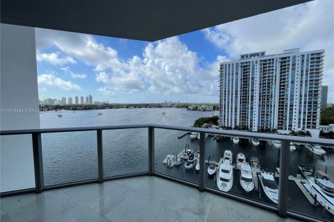 Condominio en venta en North Miami Beach, Florida, 2 dormitorios, 161.28 m2 № 1241438 - foto 13