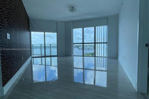 Condominio en venta en North Miami Beach, Florida, 2 dormitorios, 161.28 m2 № 1241438 - foto 20