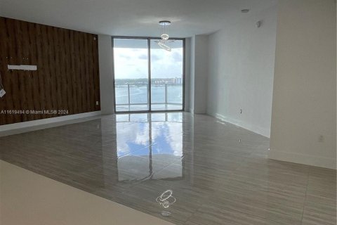 Condominio en venta en North Miami Beach, Florida, 2 dormitorios, 161.28 m2 № 1241438 - foto 30