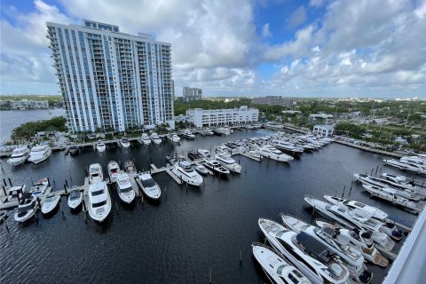 Condominio en venta en North Miami Beach, Florida, 2 dormitorios, 161.28 m2 № 1241438 - foto 11