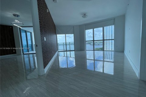 Copropriété à vendre à North Miami Beach, Floride: 2 chambres, 161.28 m2 № 1241438 - photo 19