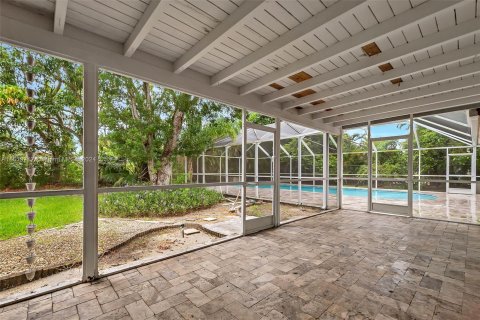 Villa ou maison à vendre à Palmetto Bay, Floride: 4 chambres, 228.26 m2 № 1241394 - photo 23