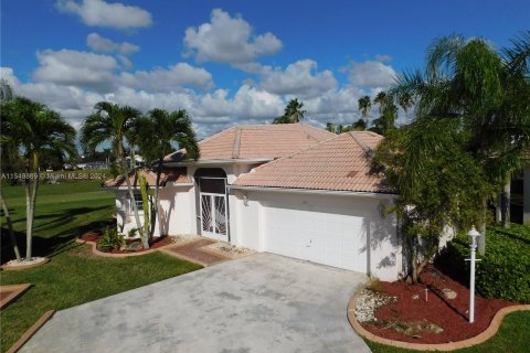 House in Homestead, Florida 3 bedrooms, 148.64 sq.m. № 1060537 - photo 1