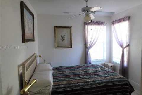 House in Homestead, Florida 3 bedrooms, 148.64 sq.m. № 1060537 - photo 18