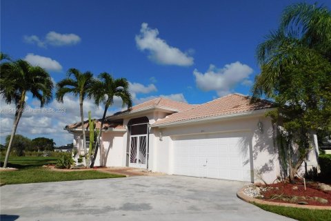 House in Homestead, Florida 3 bedrooms, 148.64 sq.m. № 1060537 - photo 2