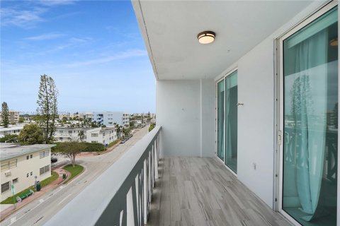 Condominio en venta en Miami Beach, Florida, 2 dormitorios, 103.59 m2 № 1409055 - foto 12