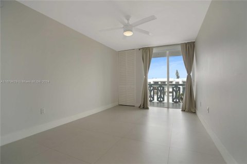 Condominio en venta en Miami Beach, Florida, 2 dormitorios, 103.59 m2 № 1409055 - foto 15