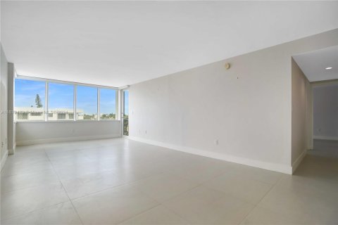 Condominio en venta en Miami Beach, Florida, 2 dormitorios, 103.59 m2 № 1409055 - foto 7