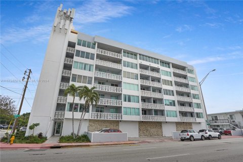 Condominio en venta en Miami Beach, Florida, 2 dormitorios, 103.59 m2 № 1409055 - foto 30