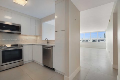 Condominio en venta en Miami Beach, Florida, 2 dormitorios, 103.59 m2 № 1409055 - foto 6