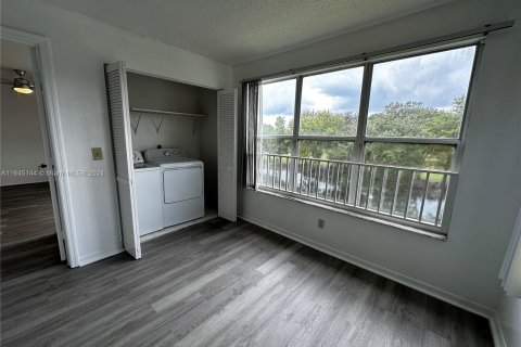 Copropriété à vendre à Sunrise, Floride: 2 chambres, 98.94 m2 № 1328678 - photo 5