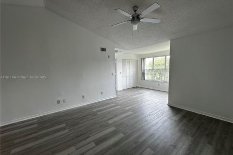 Copropriété à vendre à Sunrise, Floride: 2 chambres, 98.94 m2 № 1328678 - photo 4