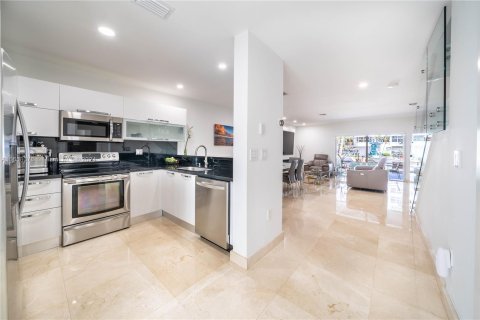 Adosado en venta en North Miami Beach, Florida, 3 dormitorios, 157 m2 № 1360254 - foto 7