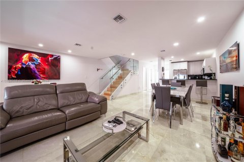 Adosado en venta en North Miami Beach, Florida, 3 dormitorios, 157 m2 № 1360254 - foto 12