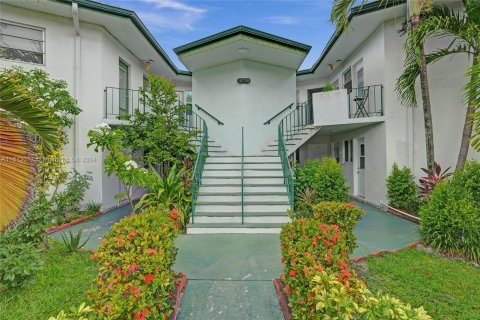 Condo in Miami, Florida, 2 bedrooms  № 1236408 - photo 3