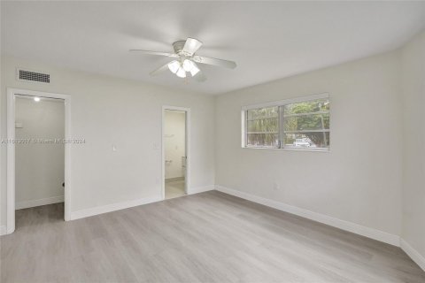 Condo in Miami, Florida, 2 bedrooms  № 1236408 - photo 12