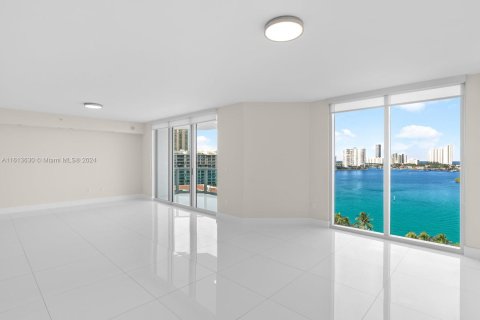 Condominio en venta en Aventura, Florida, 4 dormitorios, 321.81 m2 № 1235717 - foto 13