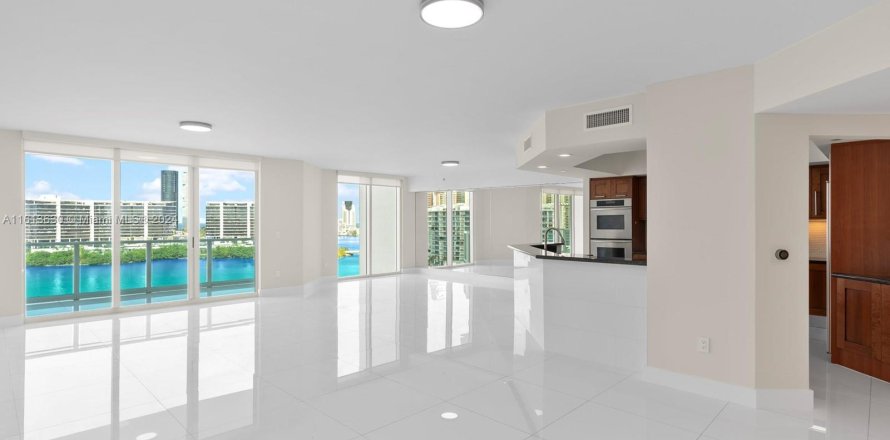 Condo in Aventura, Florida, 4 bedrooms  № 1235717