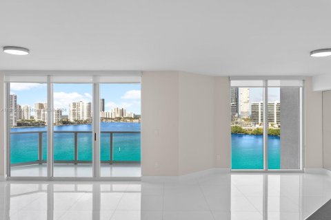 Condominio en venta en Aventura, Florida, 4 dormitorios, 321.81 m2 № 1235717 - foto 15