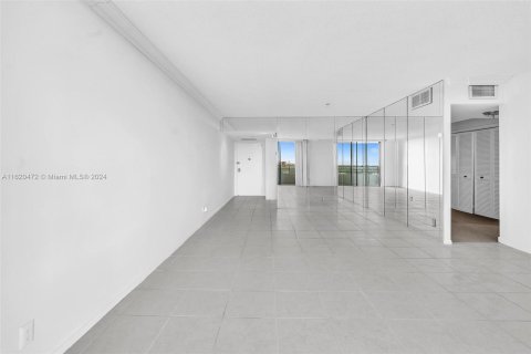 Condominio en venta en Hallandale Beach, Florida, 2 dormitorios, 130.06 m2 № 1241501 - foto 27