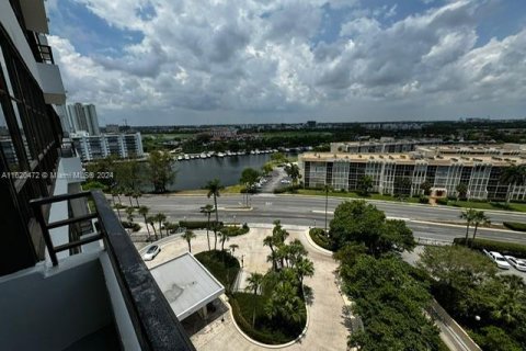 Condominio en venta en Hallandale Beach, Florida, 2 dormitorios, 130.06 m2 № 1241501 - foto 2