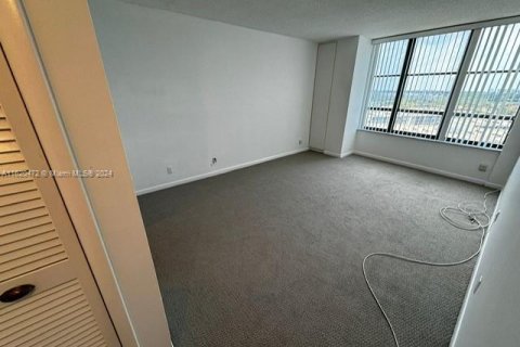 Copropriété à vendre à Hallandale Beach, Floride: 2 chambres, 130.06 m2 № 1241501 - photo 12