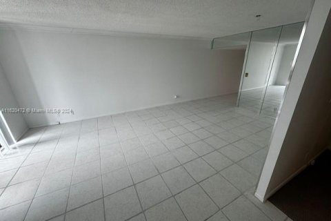 Copropriété à vendre à Hallandale Beach, Floride: 2 chambres, 130.06 m2 № 1241501 - photo 9