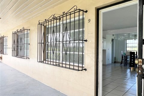 Condominio en venta en Hialeah, Florida, 1 dormitorio № 1241588 - foto 24