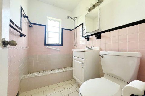 Condominio en venta en Hialeah, Florida, 1 dormitorio № 1241588 - foto 5