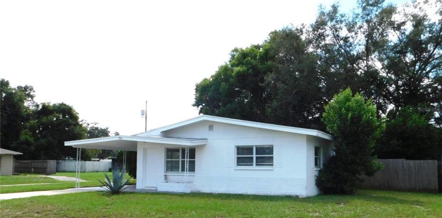 House in New Port Richey, Florida 2 bedrooms, 74.51 sq.m. № 1403738