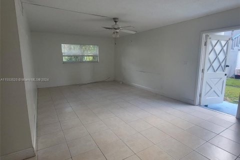 Condominio en venta en North Lauderdale, Florida, 3 dormitorios, 106.84 m2 № 1076297 - foto 7