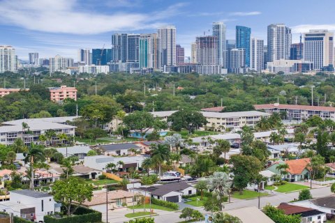 Casa en venta en Fort Lauderdale, Florida, 3 dormitorios, 164.25 m2 № 1221614 - foto 2